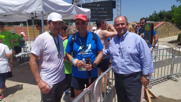 Ο υφυπουργός Αθλητισμού Λευτέρης Αυγενάκης στον αγώνα ορεινού τρεξίματος «Στην Κόψη των Αετών» του αθλητικού τριημέρου «Olympus Marathon»