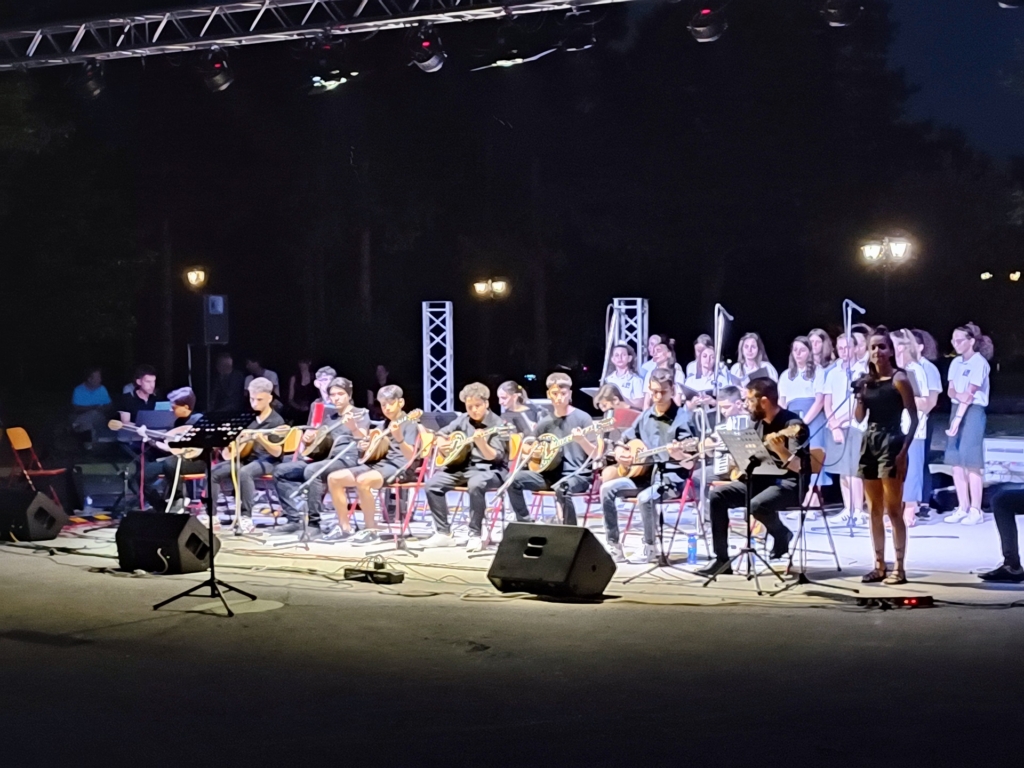 Σε μονοπάτια κλασικών λαϊκών τραγουδιών η καλοκαιρινή συναυλία του Μουσικού Σχολείου Κατερίνης στο Λιτόχωρο